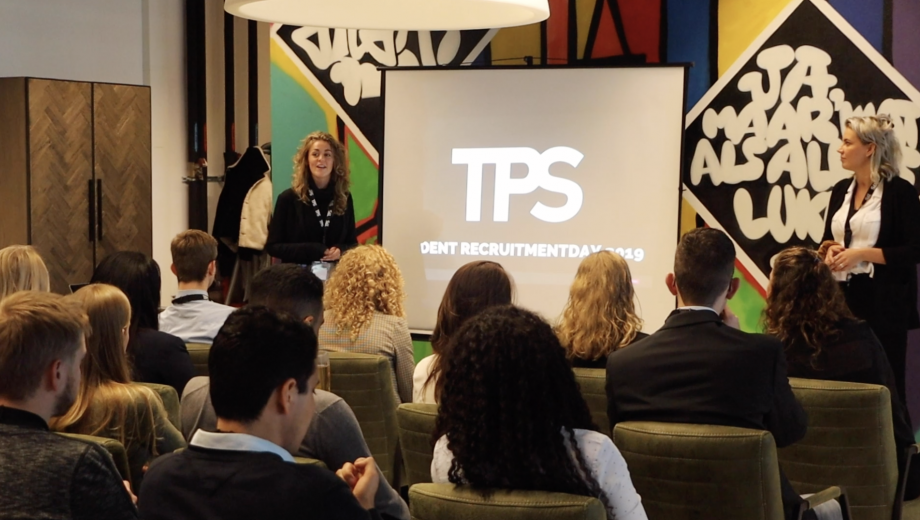 Student Recruitment Day TPSHet werkende leven begint bij je stage. Het liefst wil je een plek waar je zoveel mogelijk relevante ervaring op kan doen. Een groep studenten kwam naar TPS om een afstudeerstage te scoren. 👨🏼🎓🙌🏼Check nu de video van deze dag! Weten wat TPS voor jou als student kan betekenen?
